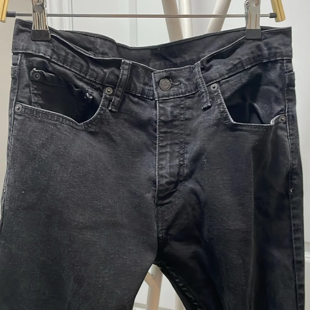 Black Slim Levi’s - Picture 2 of 5